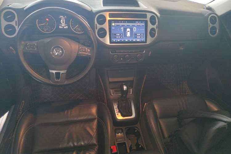 Used Volkswagen Tiguan 2017 300TSI Automatic Two-Wheel Drive Silk Road Comfort Edition Center Console