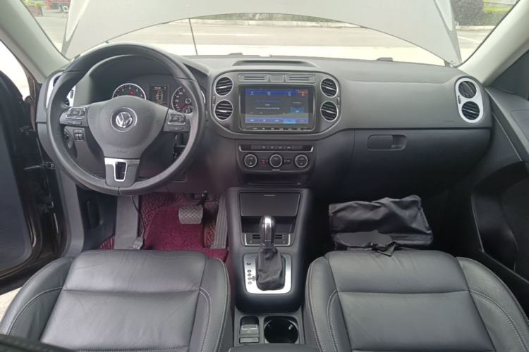 Used Volkswagen Tiguan 2017 300TSI Automatic Two-Wheel Drive Silk Road Comfort Edition Center Console