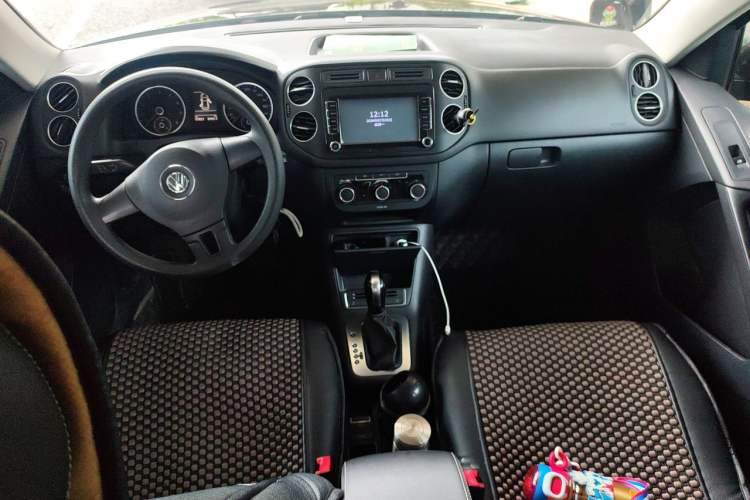 Used Volkswagen Tiguan 2017 300TSI Automatic Two-Wheel Drive Silk Road Luxury Edition Center Console