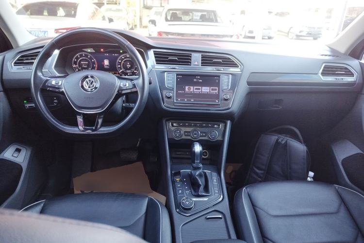Used Volkswagen Tiguan 2017 330TSI All-Wheel-Drive Innovation Model Center Console