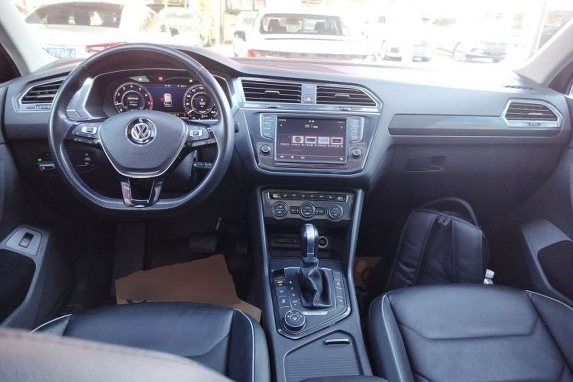 Used Volkswagen Tiguan 2017 330TSI All-Wheel-Drive Innovation Model Center Console