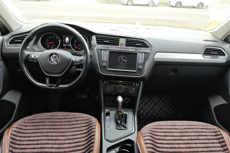 Used Volkswagen Tiguan 2017 280TSI Two-Wheel-Drive Elite Version Center Console