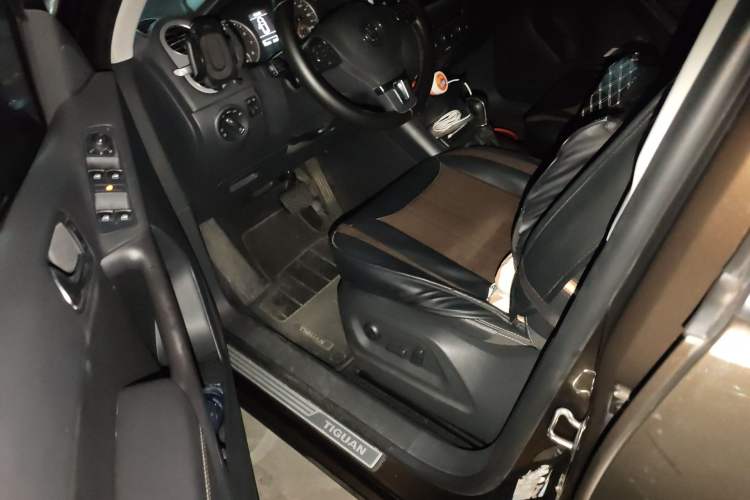 Used Volkswagen Tiguan 2017 300TSI Automatic Two-Wheel Drive Silk Road Comfort Edition Driver Seat