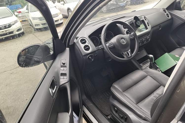 Used Volkswagen Tiguan 2017 300TSI Automatic Two-Wheel Drive Silk Road Comfort Edition Driver Seat
