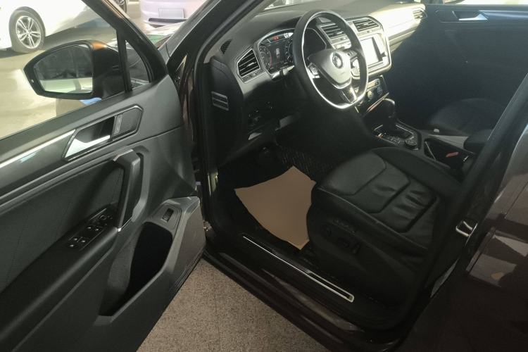 Used Volkswagen Tiguan 2017 330TSI All-Wheel-Drive Innovation Model Driver Seat