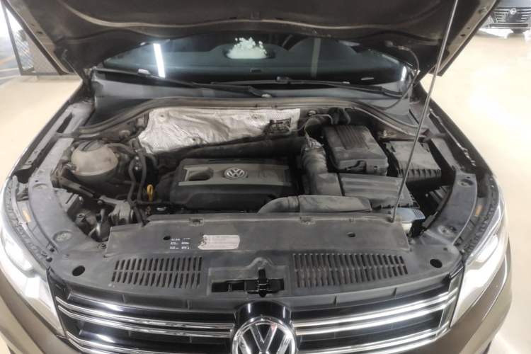 Used Volkswagen Tiguan 2017 300TSI Automatic Two-Wheel Drive Silk Road Comfort Edition Engine Bay