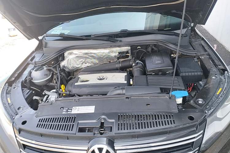 Used Volkswagen Tiguan 2017 300TSI Automatic Two-Wheel Drive Silk Road Comfort Edition Engine Bay