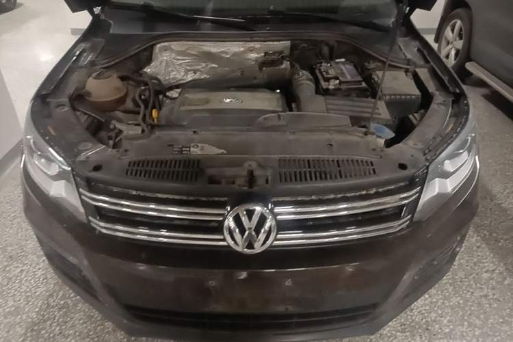 Used Volkswagen Tiguan 2017 300TSI Automatic Two-Wheel Drive Silk Road Luxury Edition Engine Bay