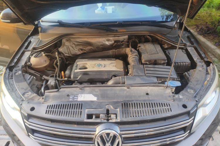 Used Volkswagen Tiguan 2017 300TSI Automatic Two-Wheel Drive Silk Road Luxury Edition Engine Bay