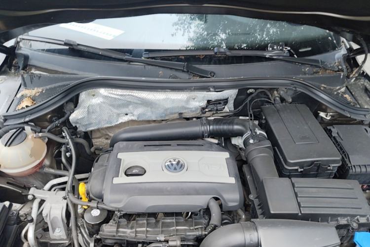 Used Volkswagen Tiguan 2017 300TSI Automatic Two-Wheel Drive Silk Road Comfort Edition Engine Bay