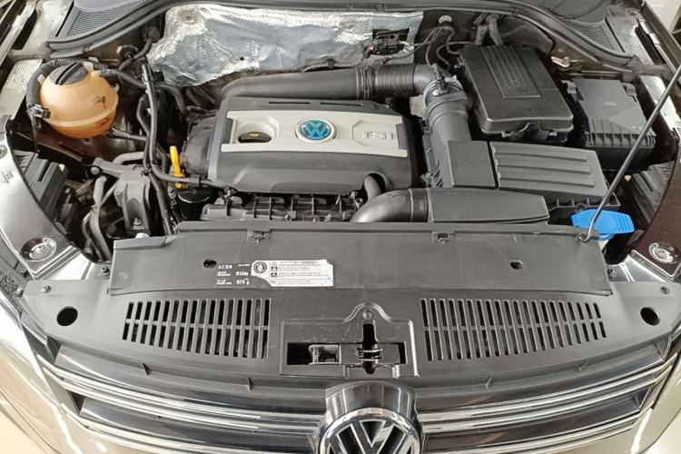 Used Volkswagen Tiguan 2017 300TSI Automatic Two-Wheel Drive Silk Road Comfort Edition Engine Bay