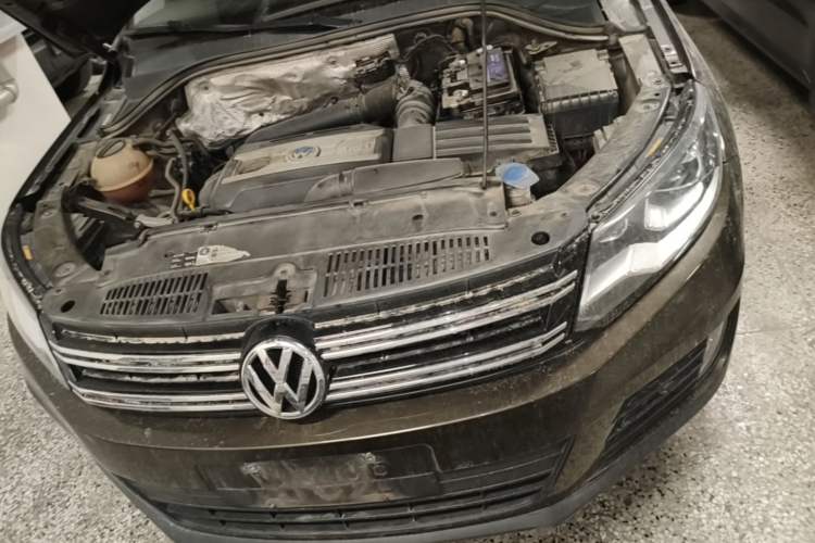 Used Volkswagen Tiguan 2017 300TSI Automatic Two-Wheel Drive Silk Road Luxury Edition Engine Bay
