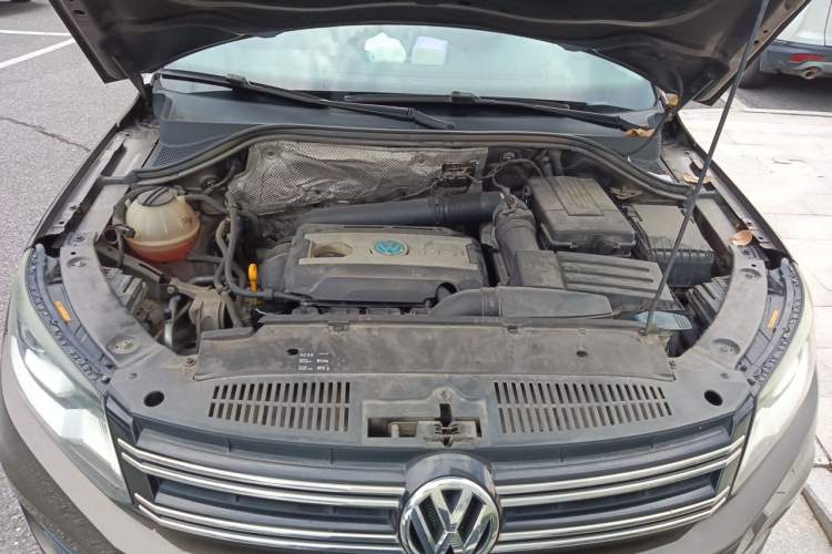 Used Volkswagen Tiguan 2017 300TSI Automatic Two-Wheel Drive Silk Road Luxury Edition Engine Bay