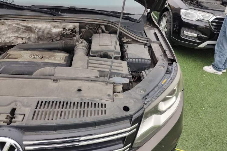 Used Volkswagen Tiguan 2017 300TSI Automatic Two-Wheel Drive Silk Road Comfort Edition Engine Bay Left