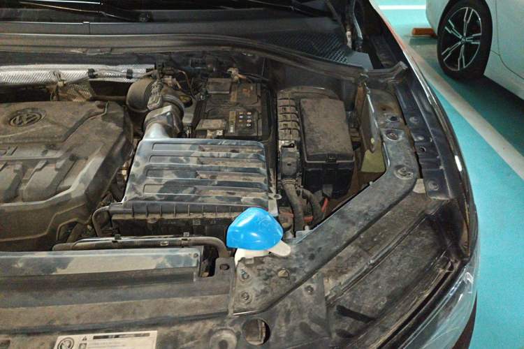 Used Volkswagen Tiguan 2017 330TSI All-Wheel-Drive Innovation Model Engine Bay Left
