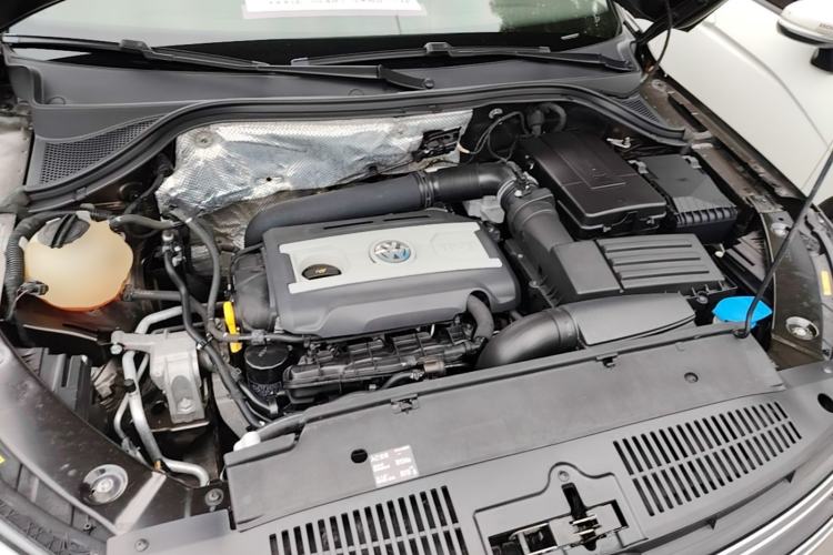Used Volkswagen Tiguan 2017 300TSI Automatic Two-Wheel Drive Silk Road Luxury Edition Engine Bay