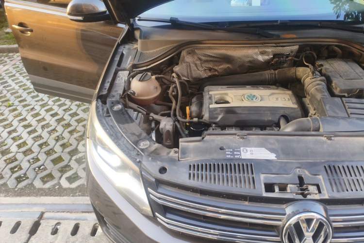 Used Volkswagen Tiguan 2017 300TSI Automatic Two-Wheel Drive Silk Road Luxury Edition Engine Bay Right
