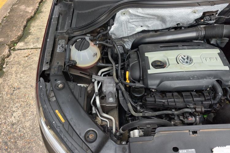 Used Volkswagen Tiguan 2017 300TSI Automatic Two-Wheel Drive Silk Road Comfort Edition Engine Bay Right