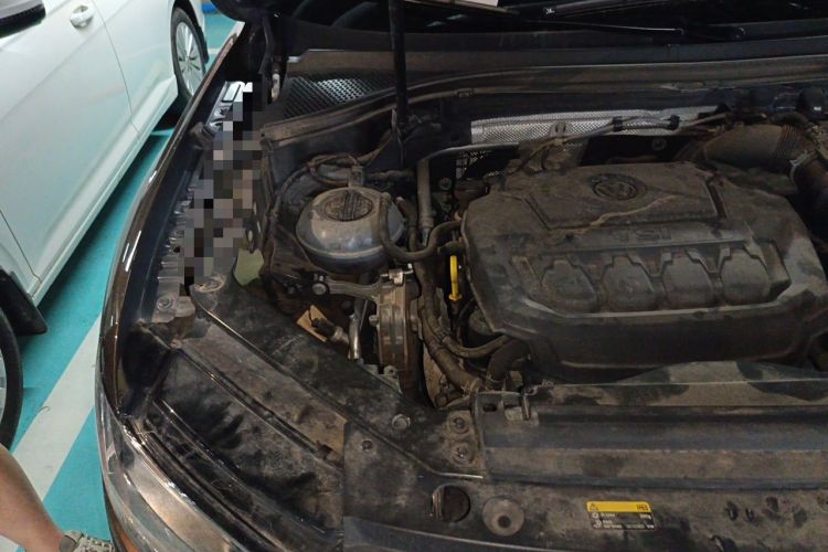 Used Volkswagen Tiguan 2017 330TSI All-Wheel-Drive Innovation Model Engine Bay Right