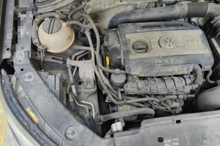 Used Volkswagen Tiguan 2017 300TSI Automatic Two-Wheel Drive Silk Road Comfort Edition Engine Bay Right