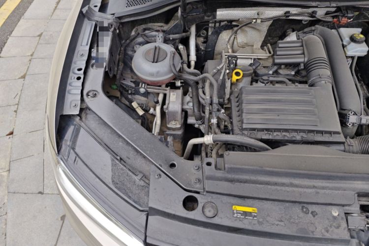Used Volkswagen Tiguan 2017 280TSI Two-Wheel-Drive Elite Version Engine Bay Right