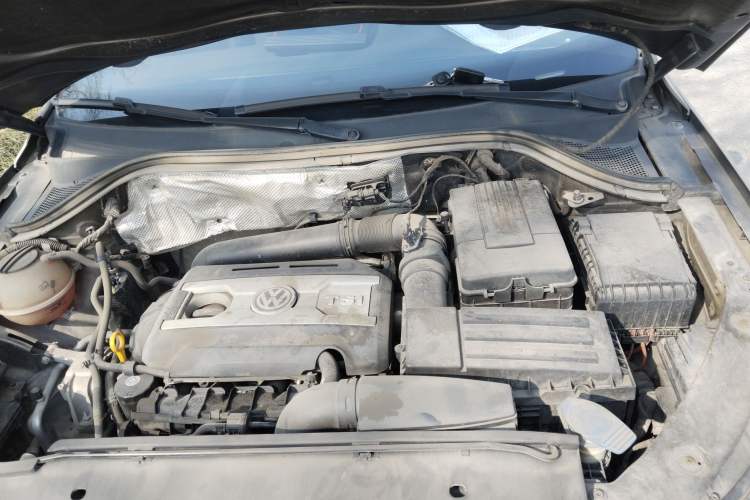 Used Volkswagen Tiguan 2017 300TSI Automatic Two-Wheel Drive Silk Road Comfort Edition Engine Bay