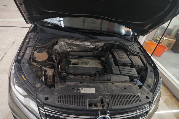 Used Volkswagen Tiguan 2017 300TSI Automatic Two-Wheel Drive Silk Road Comfort Edition Engine Bay