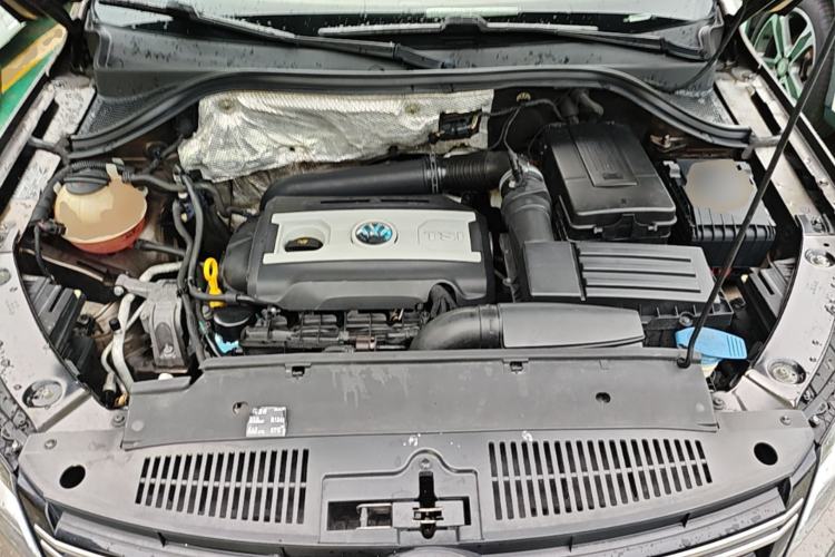 Used Volkswagen Tiguan 2017 300TSI Automatic Two-Wheel Drive Silk Road Comfort Edition Engine Bay