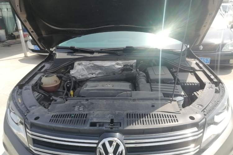 Used Volkswagen Tiguan 2017 300TSI Automatic Two-Wheel Drive Silk Road Luxury Edition Engine Bay
