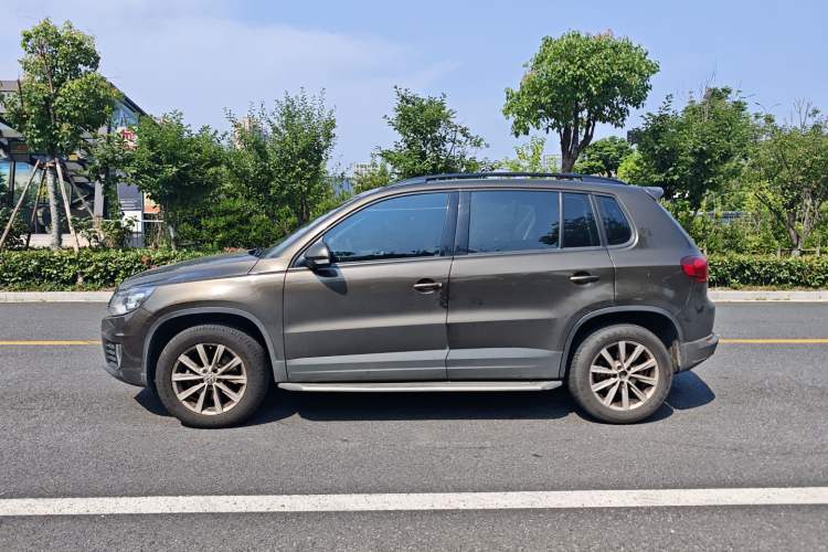 Used Volkswagen Tiguan 2017 300TSI Automatic Two-Wheel Drive Silk Road Comfort Edition Exterior 2