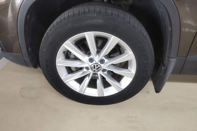 Used Volkswagen Tiguan 2017 300TSI Automatic Two-Wheel Drive Silk Road Comfort Edition Exterior 4