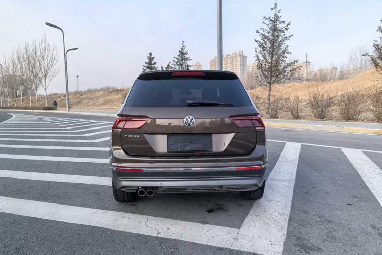 Used Volkswagen Tiguan 2017 330TSI All-Wheel-Drive Innovation Model Exterior 4