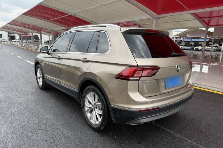 Used Volkswagen Tiguan 2017 330TSI All-Wheel-Drive Innovation Model Exterior 5