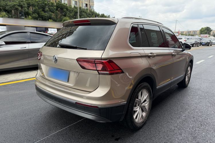 Used Volkswagen Tiguan 2017 330TSI All-Wheel-Drive Innovation Model Exterior 7