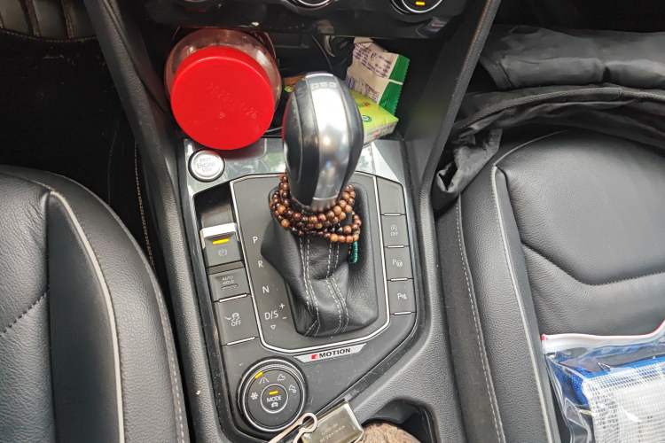 Used Volkswagen Tiguan 2017 380TSI Four-Wheel Drive R-Line Gear Lever