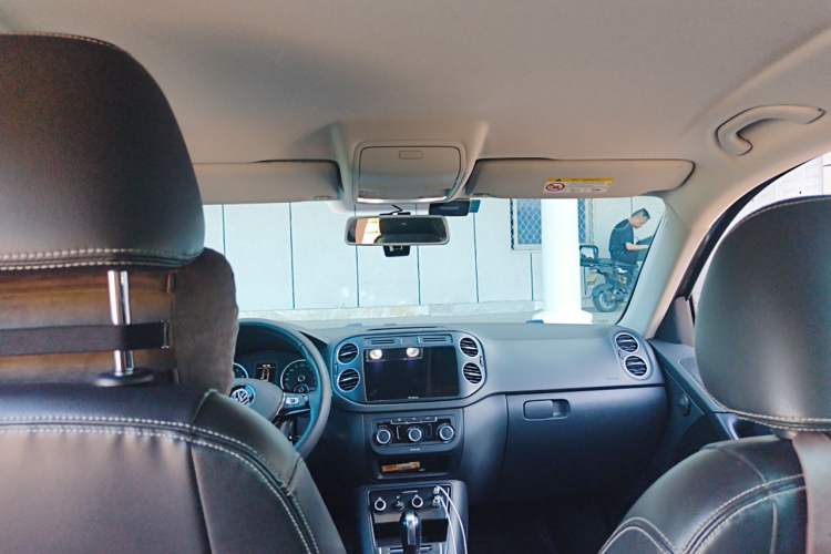 Used Volkswagen Tiguan 2017 300TSI Automatic Two-Wheel Drive Silk Road Luxury Edition Headliner