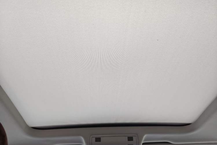 Used Volkswagen Tiguan 2017 280TSI Two-Wheel-Drive Elite Version Headliner