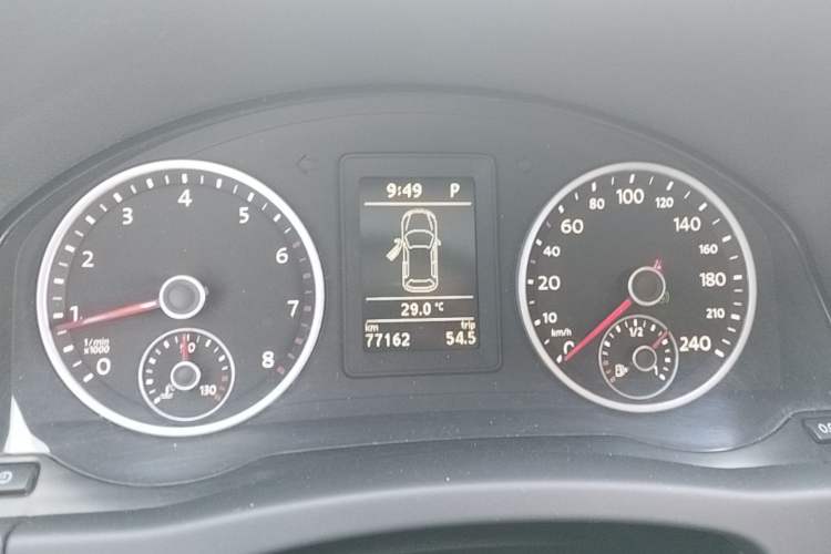 Used Volkswagen Tiguan 2017 300TSI Automatic Two-Wheel Drive Silk Road Comfort Edition Instrument Cluster