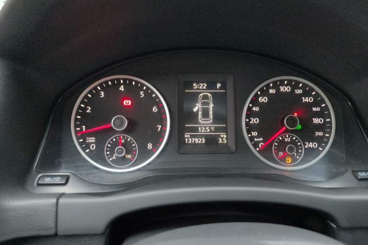 Used Volkswagen Tiguan 2017 300TSI Automatic Two-Wheel Drive Silk Road Comfort Edition Instrument Cluster