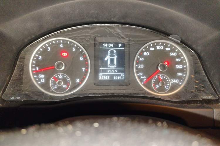 Used Volkswagen Tiguan 2017 300TSI Automatic Two-Wheel Drive Silk Road Comfort Edition Instrument Cluster