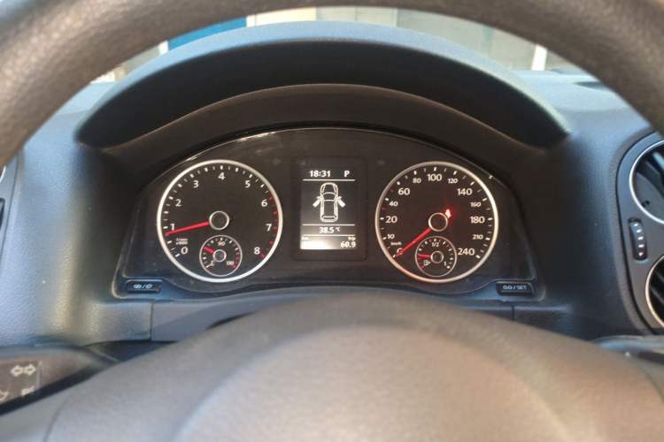 Used Volkswagen Tiguan 2017 300TSI Automatic Two-Wheel Drive Silk Road Luxury Edition Instrument Cluster