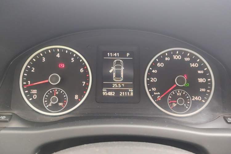 Used Volkswagen Tiguan 2017 300TSI Automatic Two-Wheel Drive Silk Road Comfort Edition Instrument Cluster