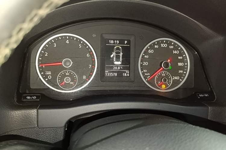 Used Volkswagen Tiguan 2017 300TSI Automatic Two-Wheel Drive Silk Road Comfort Edition Instrument Cluster