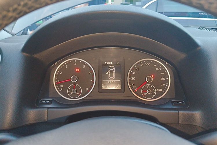 Used Volkswagen Tiguan 2017 300TSI Automatic Two-Wheel Drive Silk Road Comfort Edition Instrument Cluster