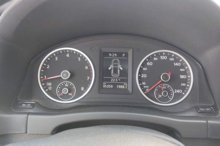 Used Volkswagen Tiguan 2017 300TSI Automatic Two-Wheel Drive Silk Road Comfort Edition Instrument Cluster