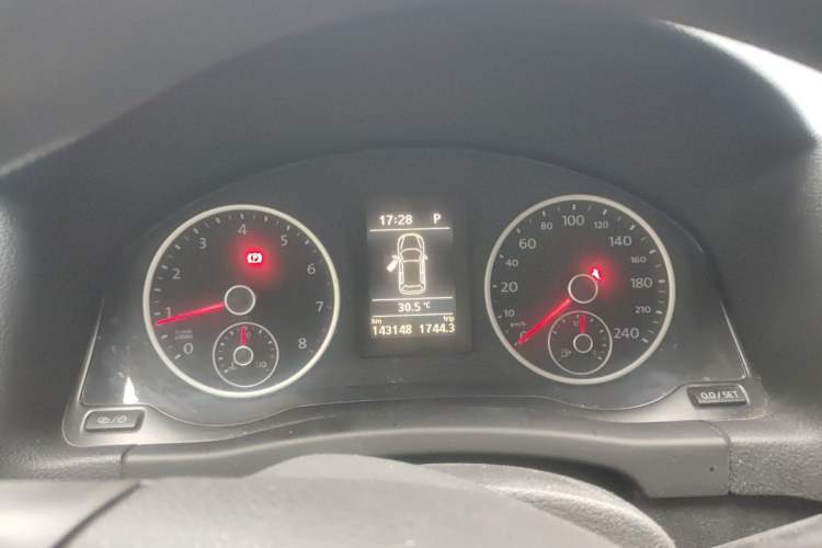 Used Volkswagen Tiguan 2017 300TSI Automatic Two-Wheel Drive Silk Road Luxury Edition Instrument Cluster