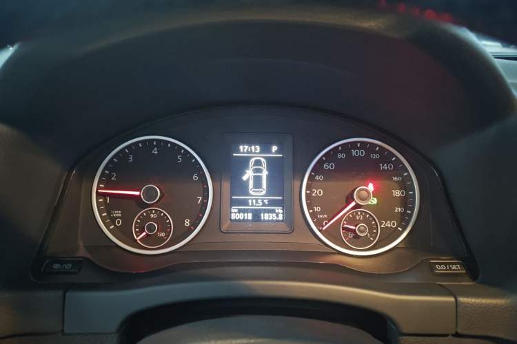 Used Volkswagen Tiguan 2017 300TSI Automatic Two-Wheel Drive Silk Road Comfort Edition Instrument Cluster