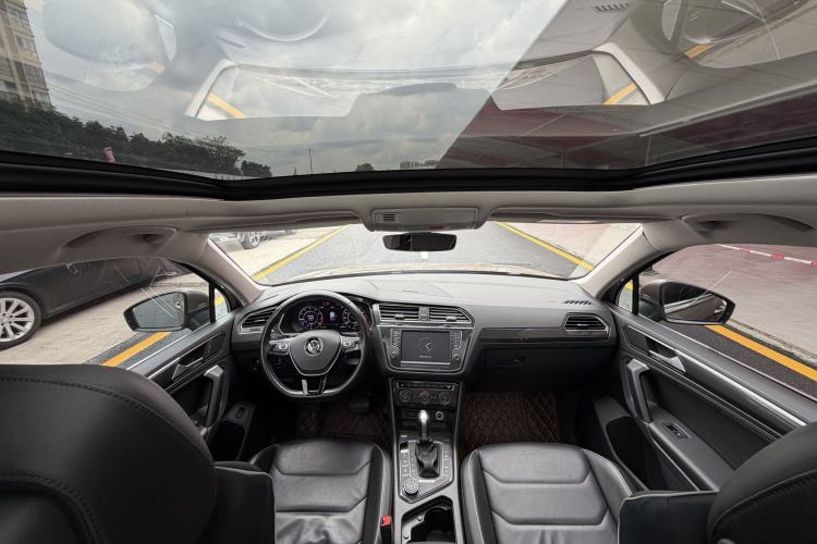 Used Volkswagen Tiguan 2017 330TSI All-Wheel-Drive Innovation Model Interior 2