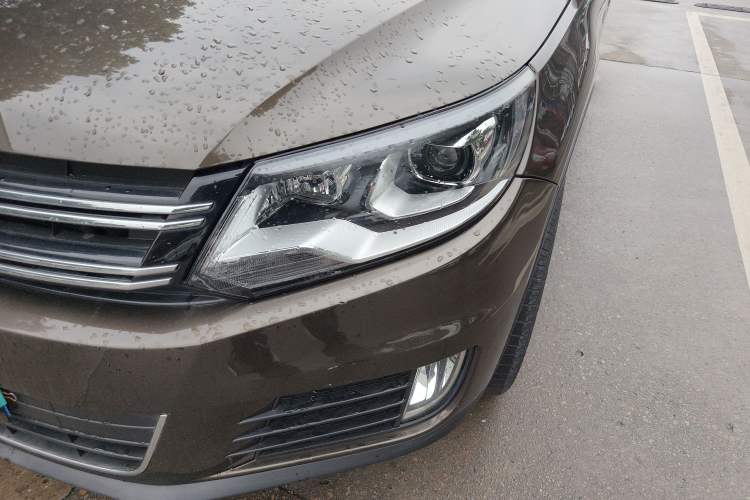 Used Volkswagen Tiguan 2017 300TSI Automatic Two-Wheel Drive Silk Road Comfort Edition Left Front Headlight