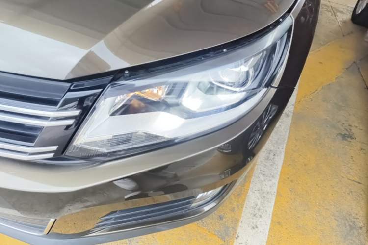 Used Volkswagen Tiguan 2017 300TSI Automatic Two-Wheel Drive Silk Road Comfort Edition Left Front Headlight